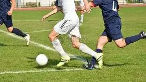 《菲尔米诺深情告白：维尼修斯魅力十足，但利物浦对皇马，我更期待红军荣耀归来！》