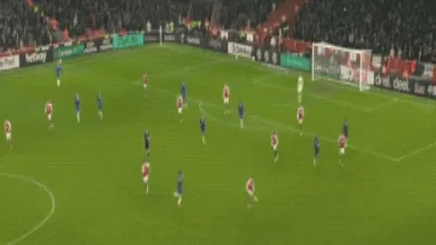 暗夜女王重临：魔女战甲闪耀，性感长腿显磅礴之力